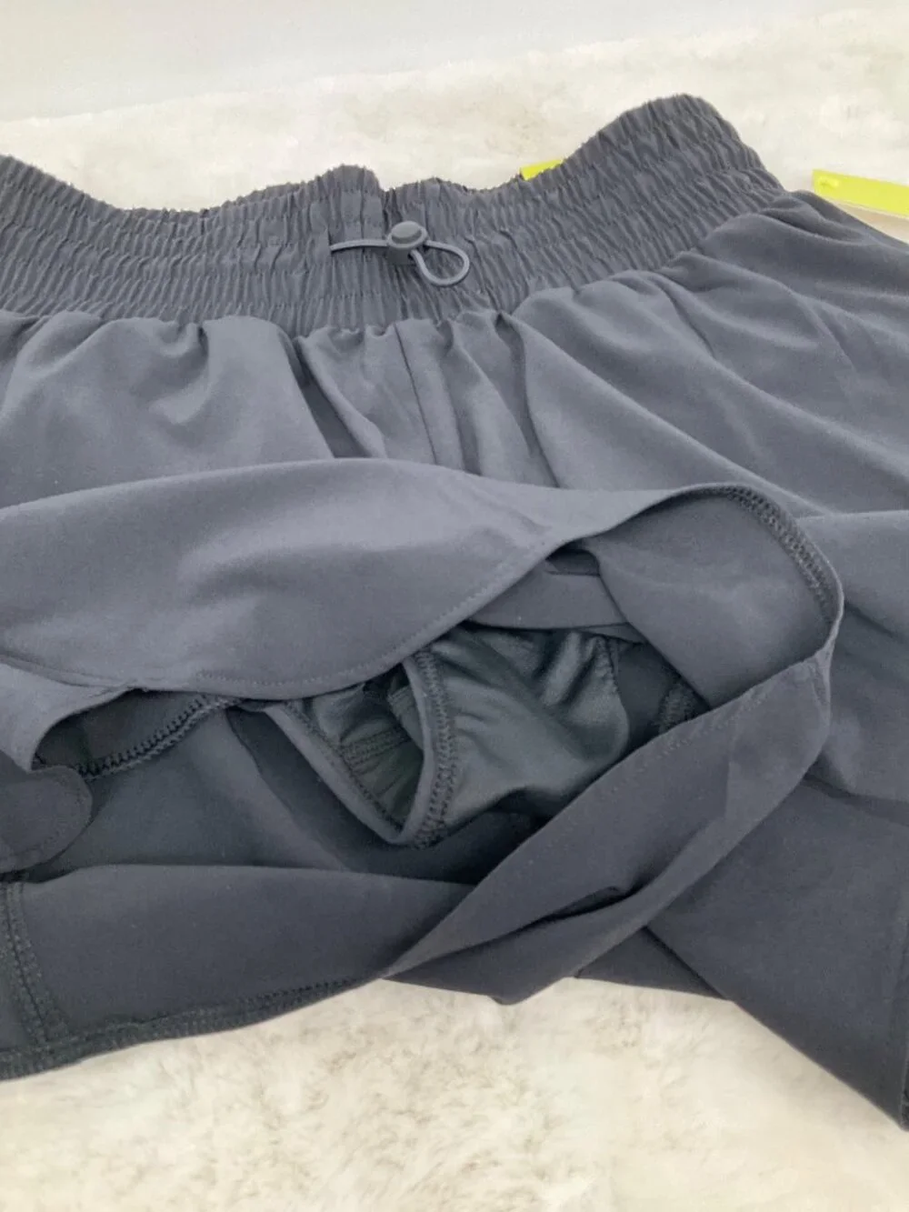 All in Motion size Small Woven High-Rise Shorts 3" BLACK NEW - Picture 4 of 7